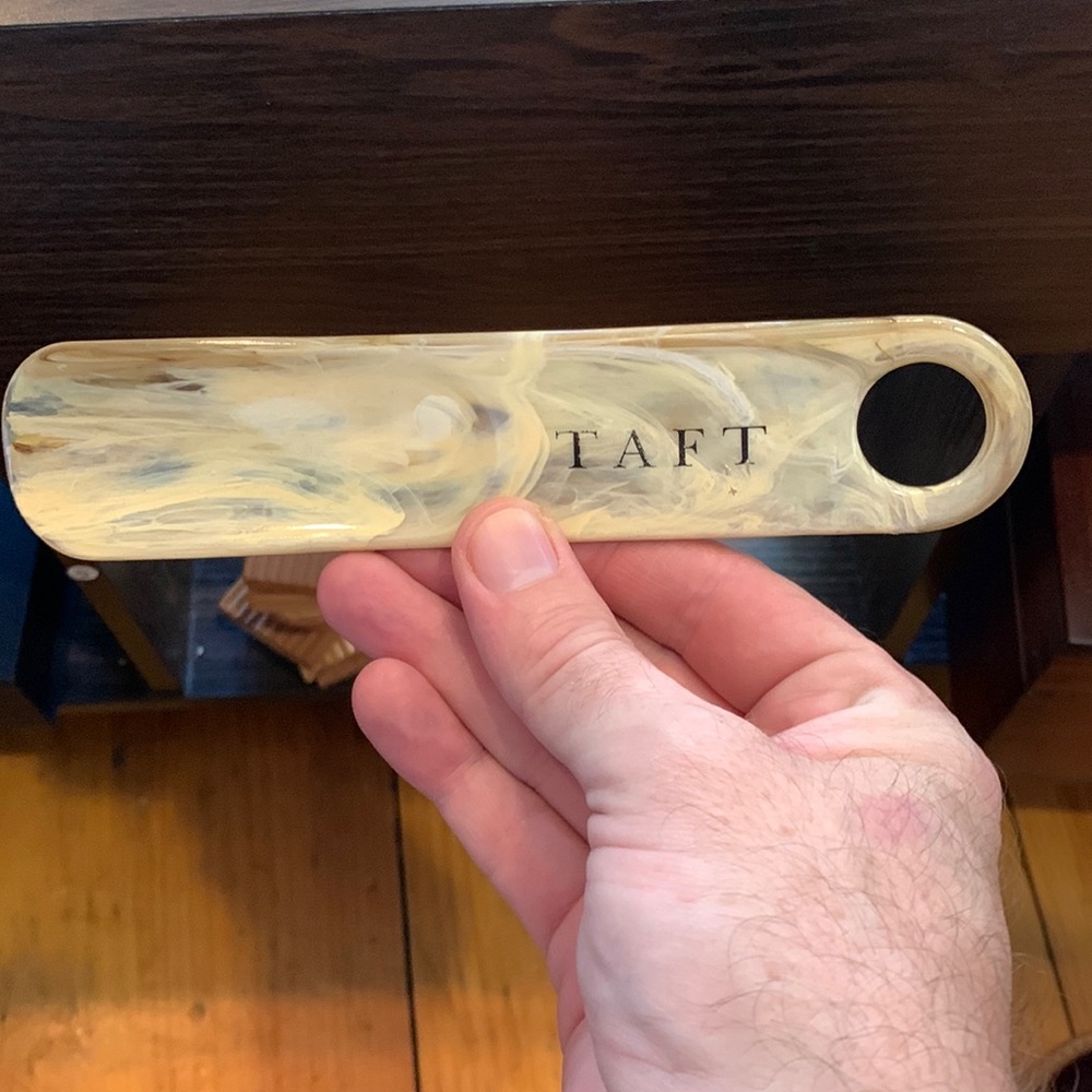 Taft shoe horn